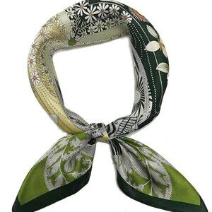 Women's Clover Green 100% Mulberry Silk Lightweight Square 21" x 21" Scarf